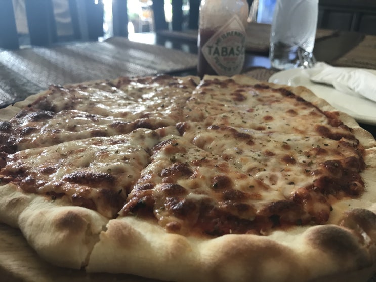  라오스 비엔티안 현지인이 찾는 피자 맛집 소개 추천 Fohn's pizza