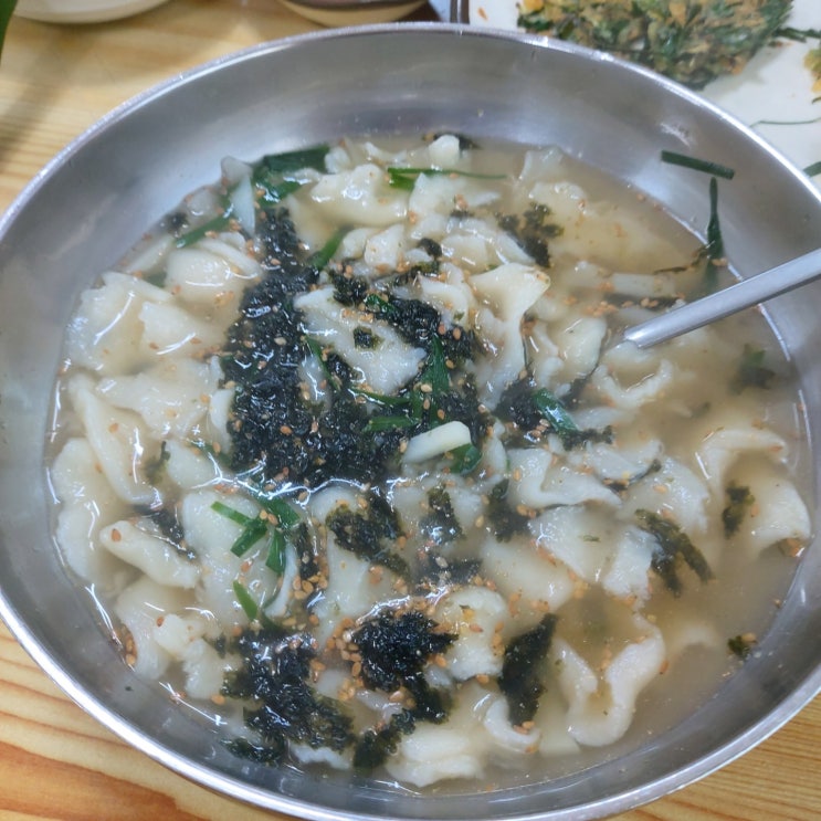  포항 시내맛집 우정손칼국수 수제비와 부추전
