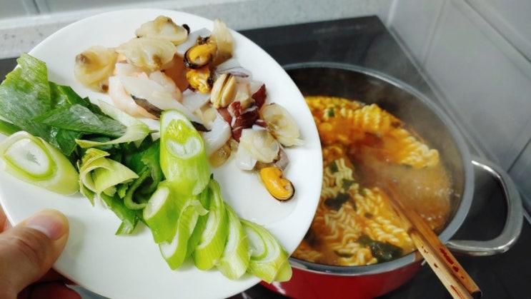  아빠표 요리, 아빠표 집밥 : 가끔먹는 라면~한번 먹을때 맛있게 먹어보자~^^ with 해물 + 오뚝기  오동통면,