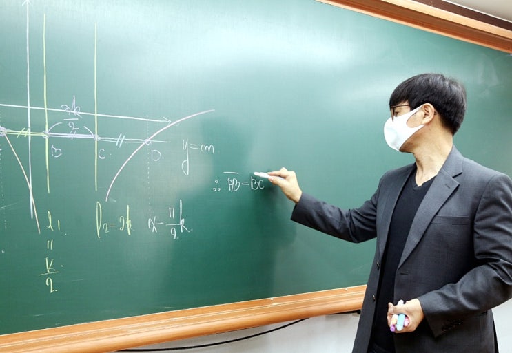  재수기숙학원 꾸준한 모의고사를 통해 실전 감각을 익혀