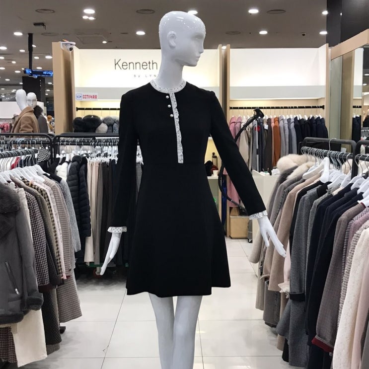 후기가 정말 좋은 케네스레이디 도트 프릴 포인트 원피스 ··· 후기가 정말 좋은 케네스레이디 도트 프릴 포인트 원피스 ···