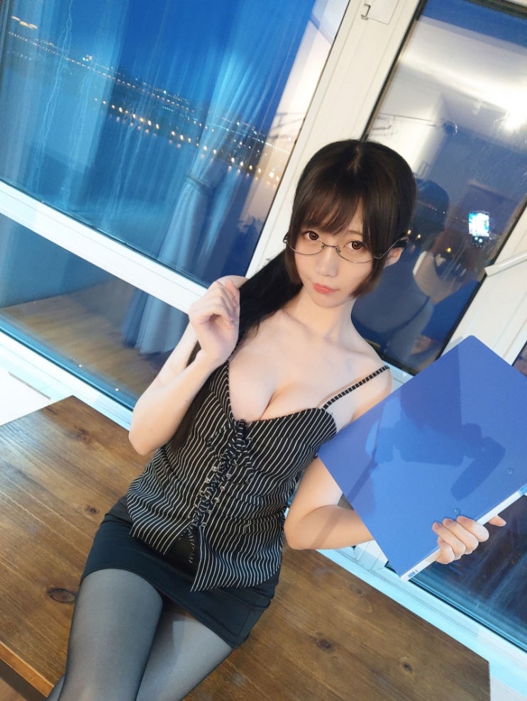 bj열매 이수빈 H컵 가슴 돌핀팬츠 움짤 인스타그램 근황 섹시 뒤태 댄스 사진모음