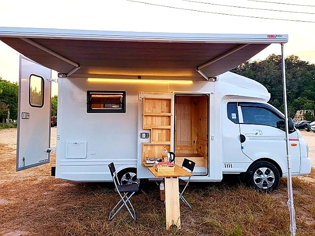 친환경 소재로 만든 한옥캠핑카(현대자동차 포터 시티밴 캠핑카)