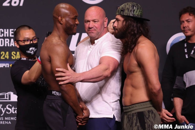 UFC 261: 우스만 vs 마스비달 계체 결과 & 영상 UFC 261: 우스만 vs 마스비달 계체 결과 & 영상