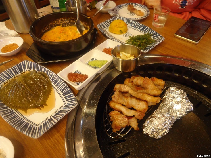  먹어본 사람만 안다는 길동역맛집 육돈식당 본점