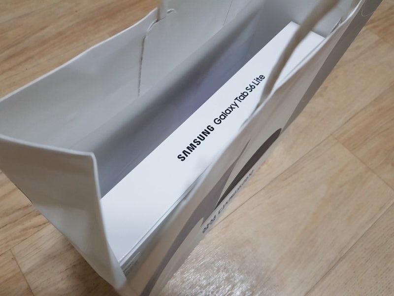 갤럭시탭 S6 라이트 S펜과 함께 삼성디지털프라자에서 정품으로 샀는데 장단점은