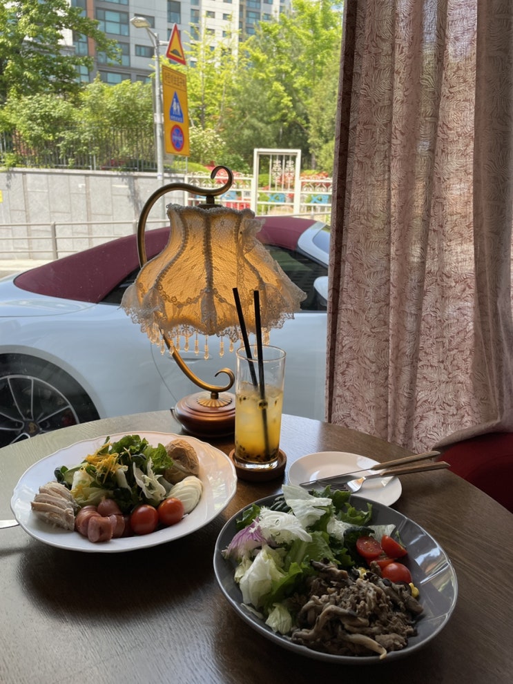  [신도림 카페] 윅 앤 위켄드 (Week and Weekend) | 닭가슴살 브런치, 아보카도 브런치 맛집 / 패션후르츠 에이드 / 싱싱한 야채 & 든든한 양의 브런치 카페