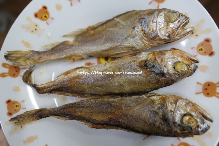  손질이 필요 없는 반건조 생선 참조기 생선구이