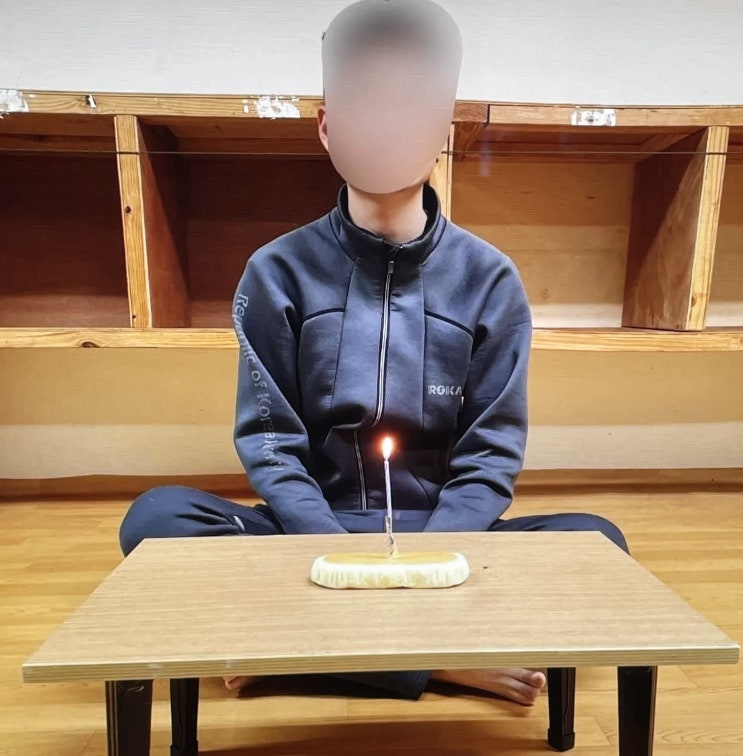 군대 생일자 케이크 논란 군대 예산은 어디에 쓰이고 있는건가? 육군훈련소 대신 전해드립니다 충격적인 근황