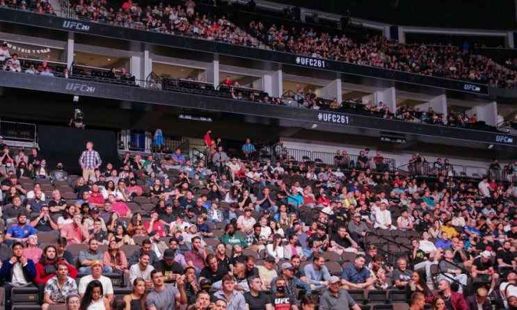 UFC 무관중 대회 개최하면 신천지라고 욕하던 사람들은 어디에?? UFC 무관중 대회 개최하면 신천지라고 욕하던 사람들은 어디에??