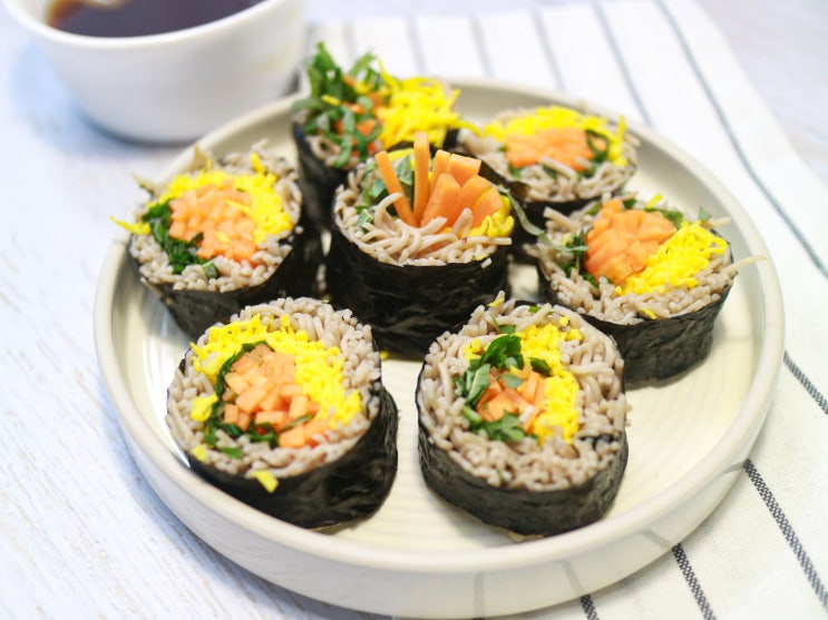  다이소 실리콘 김밥말이, 단촛물 넣은 밥없는 계란 메밀김밥 만들기, 점심도시락메뉴