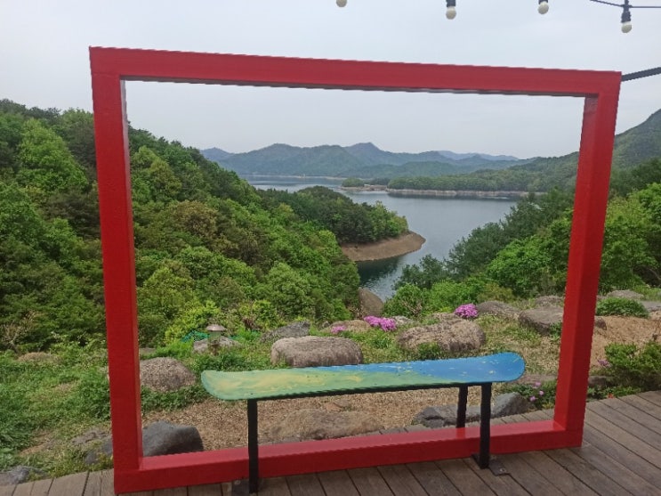  용하 캠핑장에서 서울로 오는 길 게으른 악어 카페