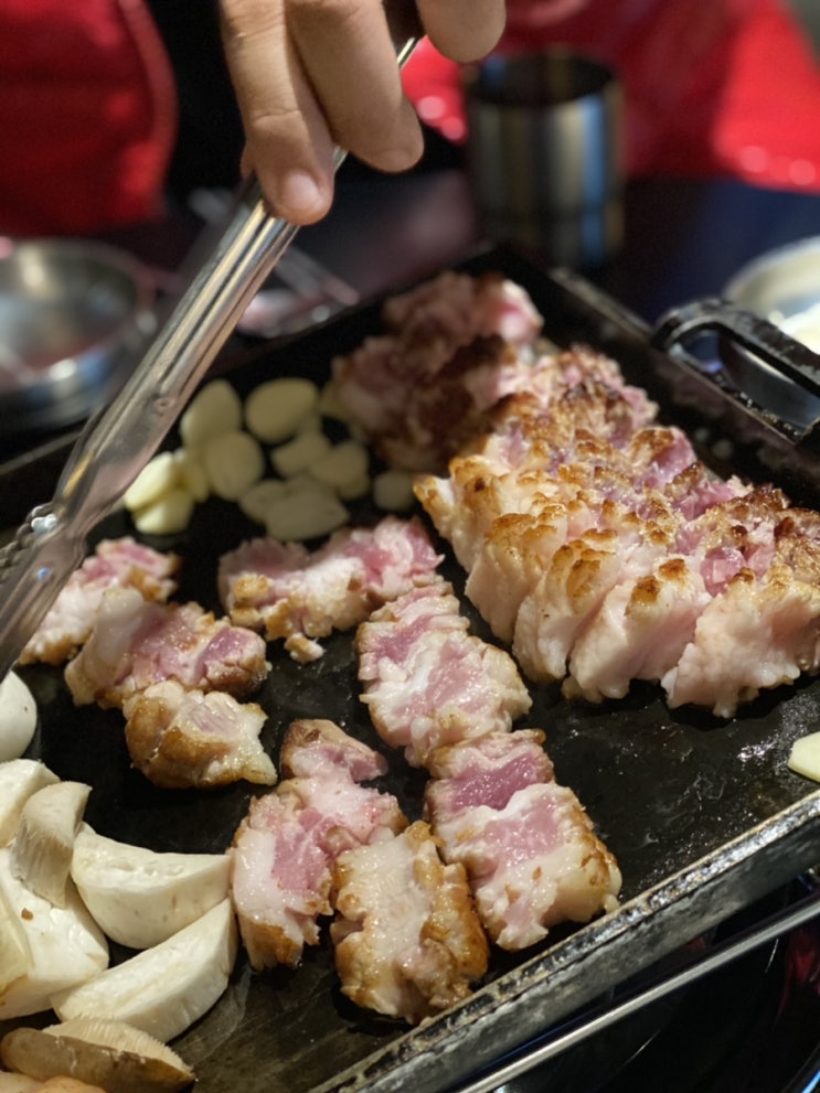  합정 삼겹살, 목살 맛집 한림돈가 ! 독특한 컨셉과 볶음밥