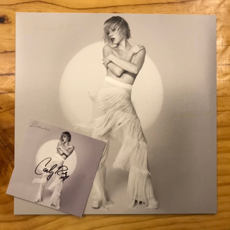 [LP, 엘피] Carly Rae Jepsen(칼리 레이 젭슨) - Dedicated Side B (싸인 아트 카드 포함, 실버 바이닐)