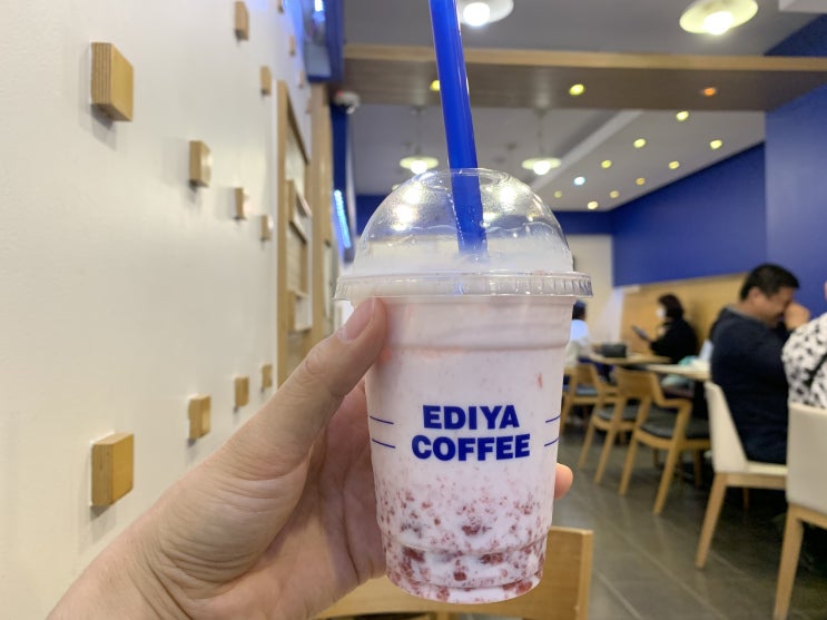  이디야 딸기 라떼 정말 맛있다? feat.내돈내산 솔직리뷰