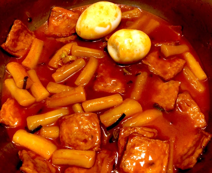  빨간 보양식, 떡볶이