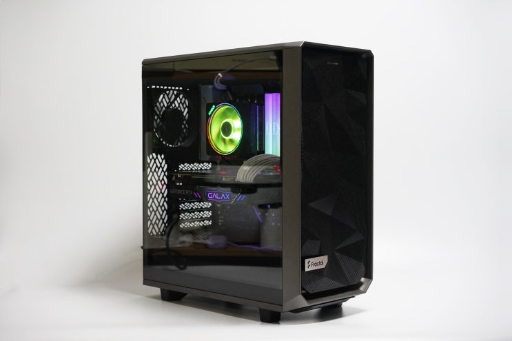  강력한 쿨링과 컴팩트한 크기, Fractal Design Meshify 2 Compact