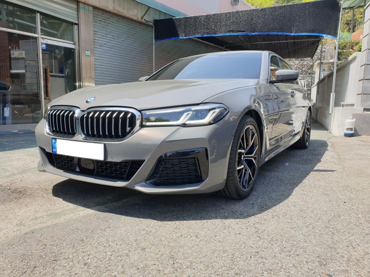  [5시리즈] BMW 530i MSP OC 출고 후기 (버니나 그레이 / 모카 시트)