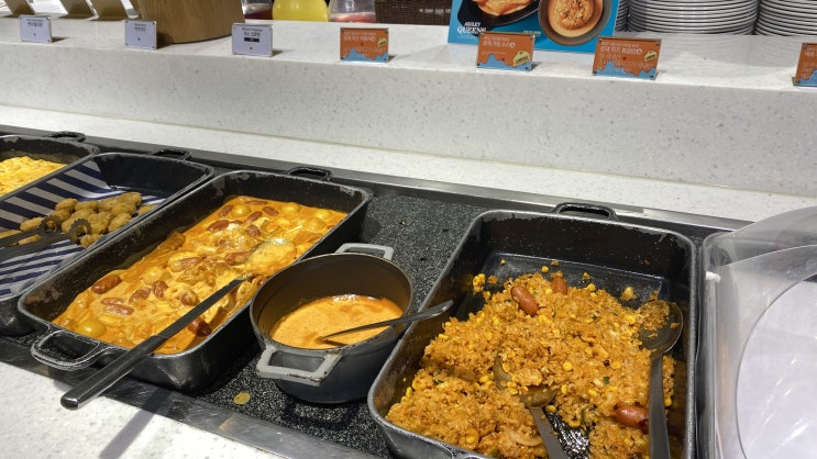  신촌 무한리필 : 애슐리 신메뉴 로제 떡볶이 너무 맛있다