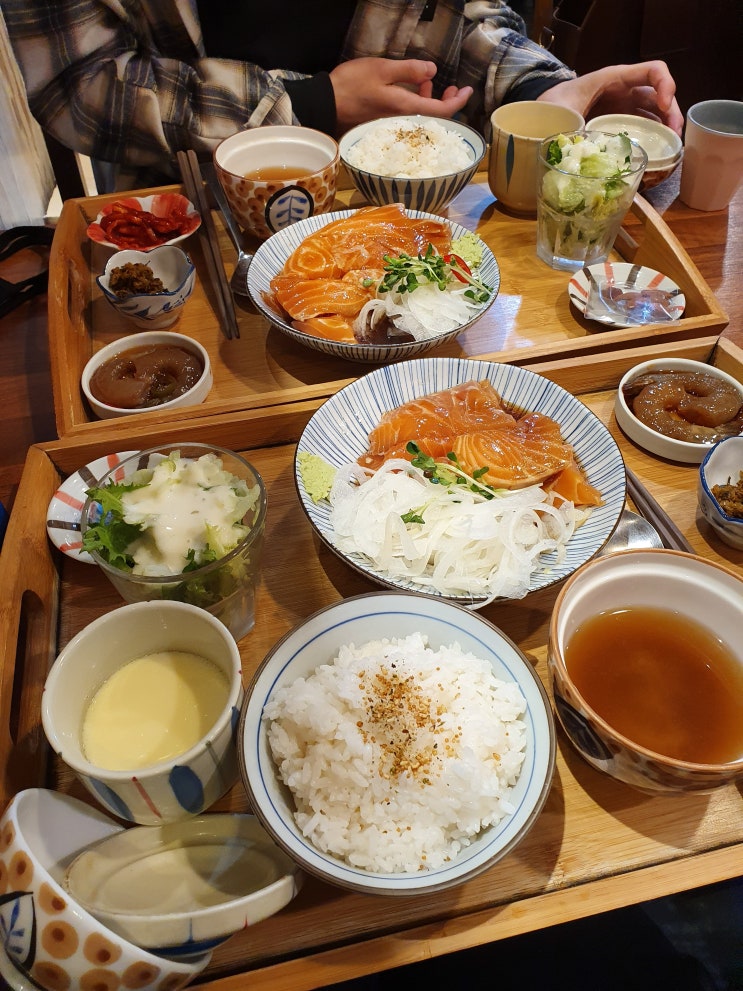   [홍대/일식] 모미모미 - 7번째 재방문한 연어장 맛집 (메뉴판, 가격, 위치) #내돈내산 솔직 후기