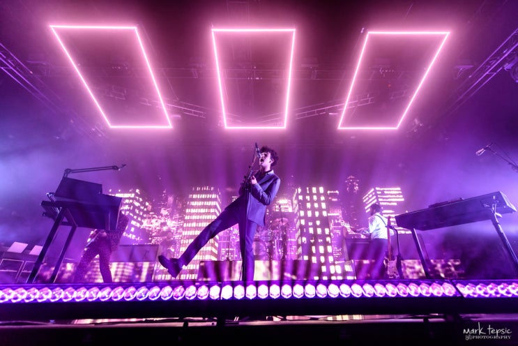  [비비드한 컬러의 앨범] The1975 의 두번째 앨범 'I Like It When You Sleep-' 리뷰