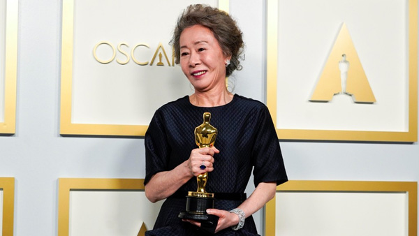 윤여정 배우의 아카데미 수상, 조영남은 불고불리? 윤여정 배우의 아카데미 수상, 조영남은 불고불리?