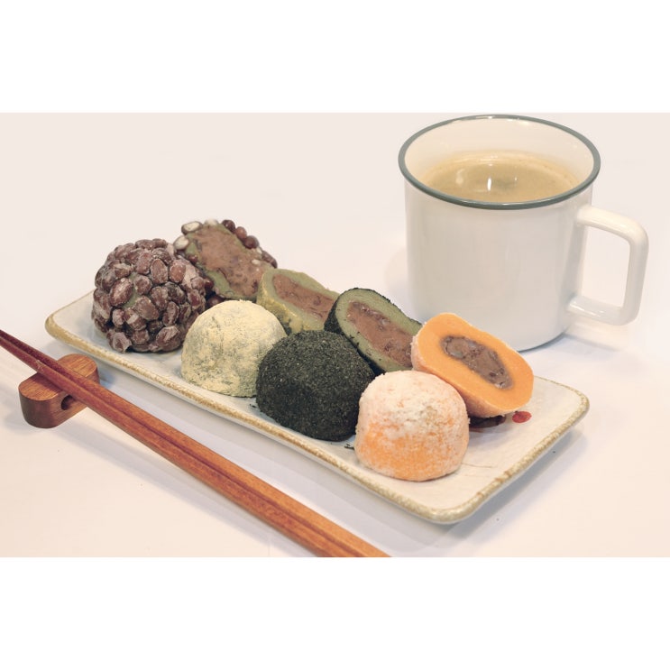 인지도 있는 제주 수가성 오메기떡 혼합(통팥 흑임자 콩고물 감귤 견과류), 혼합 30개, 50g 좋아요 인지도 있는 제주 수가성 오메기떡 혼합(통팥 흑임자 콩고물 감귤 견과류), 혼합 30개, 50g 좋아요