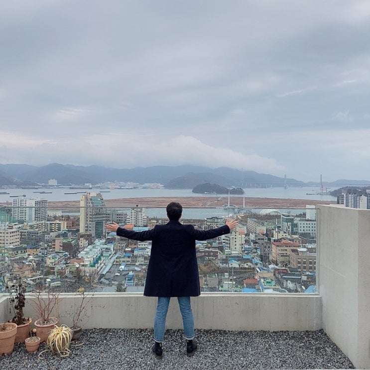  창원 마산 계단식 카페 뷰가 좋은 카페[어센드커피]