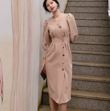  오늘 머입지 ?  잇미샤 크렘므 브이넥 퍼프 보석 단추 진주 롱 하객 원피스 에이블리 스토어팜 마쥬 수아르