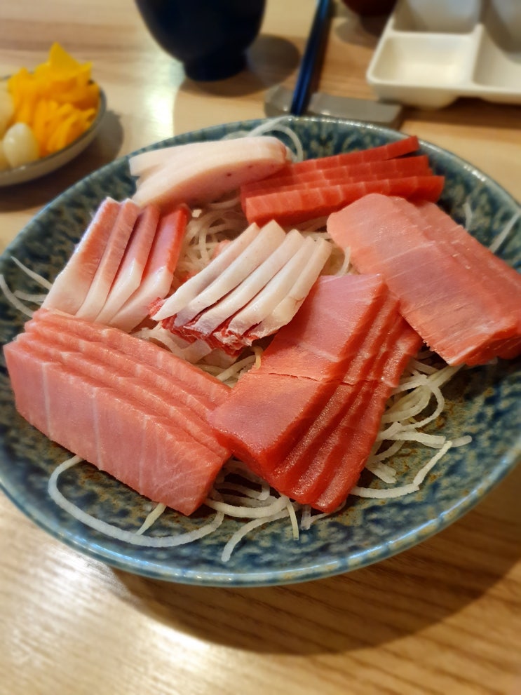  인덕원 참치집에서 참치 먹고 왔는데 가라아게가?