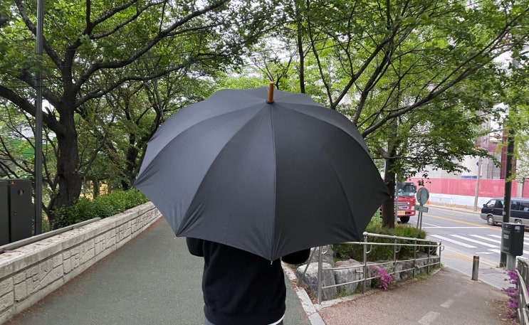 소나기에 편의점우산 튼튼한 라클래식 자동 장우산 우드 손잡이
