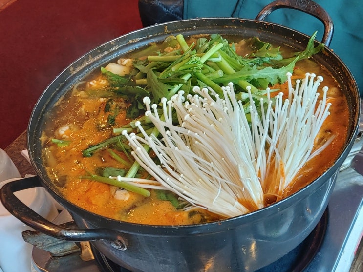  섞어탕도 맛있지만 푸짐하고 친절하세요