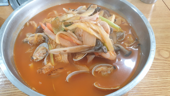 대소면 맛집 해물칼국수 전문점 소담칼국수 탕수육이 무료 !