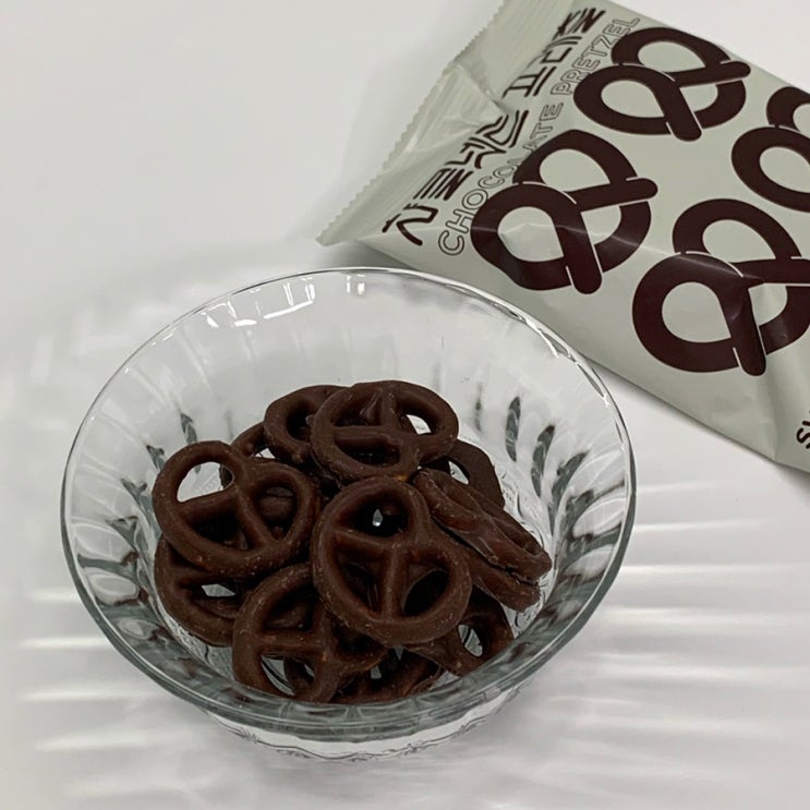 [카카오톡 선물하기] 챠클넷트 프레츨(CHOCOLATE PRETZEL) / 단짠단짠 초콜렛 프레즐 c