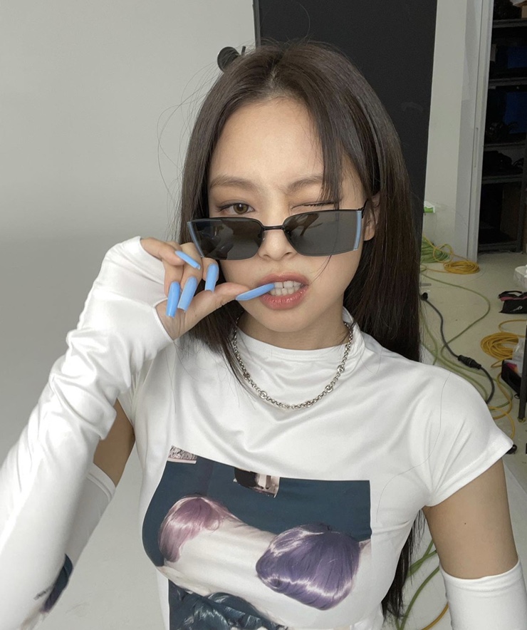 제니 프린팅티셔츠&암워머(디와이도샵),젠틀몬스터 니코m01,인스타그램 패션정보(blackpink jennie fashion)