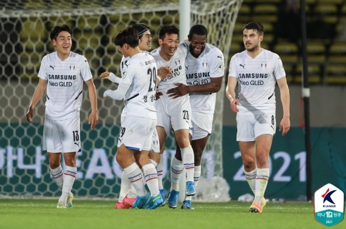 K리그 프로축구 1일 낮 경기 수원삼성 포항스틸러스 K리그 프로축구 1일 낮 경기 수원삼성 포항스틸러스