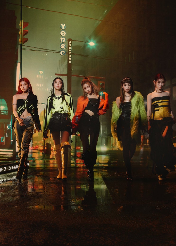 ITZY (있지 컴백) 2021.04.30 - 1 ITZY (있지 컴백) 2021.04.30 - 1