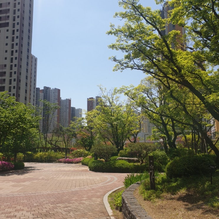  오늘 날씨 넘 화창해요~~