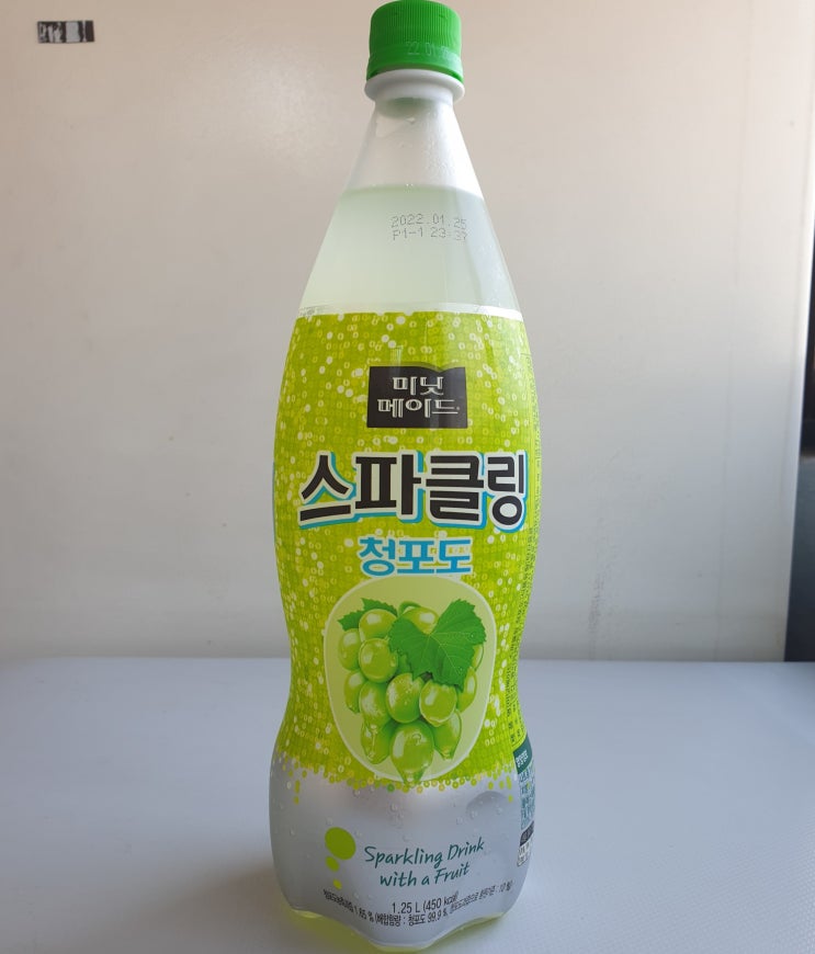  미닛메이드 스파클링 청포도 1.25L 음료수 (포도맛 음료) 칼로리,열량,영양성분정보 확인해보았습니다.