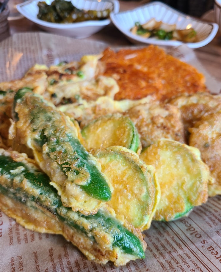  [신월동 맛집] 비오는 날 더 간절하게 생각나는 수제 전 전문점《명품전》전집에서 막걸리 한 잔 어때요?