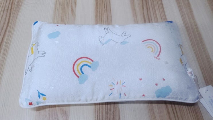  아기여름 베개 추천 시원한 에뜨와 레인보우 메쉬베개