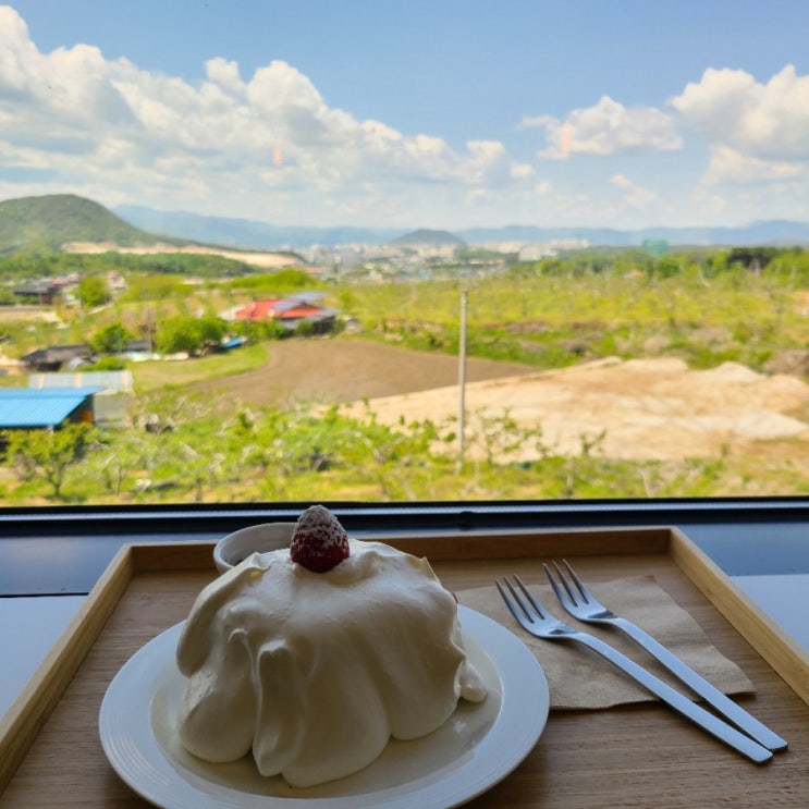  춘천루프탑카페: 카페 로떤느