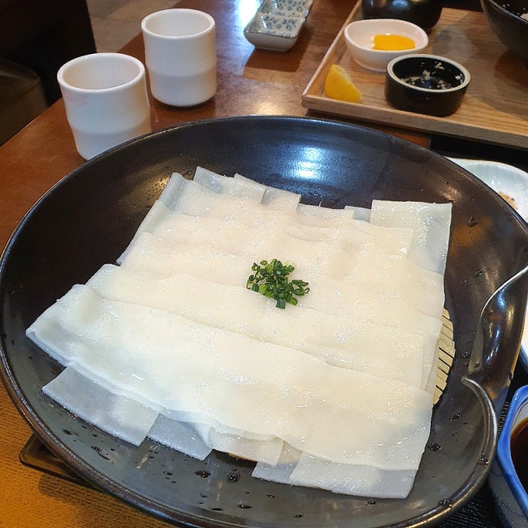  목동 우동 전문점, 히노야마 납작우동 한상과 붓가케 우동