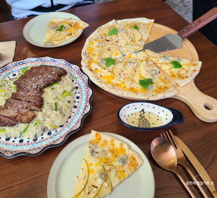  [울산 태화강 맛집] 태화강 1인 양식집/분위기 맛집으로 핫한 태화강 국제정원 '자카란다'