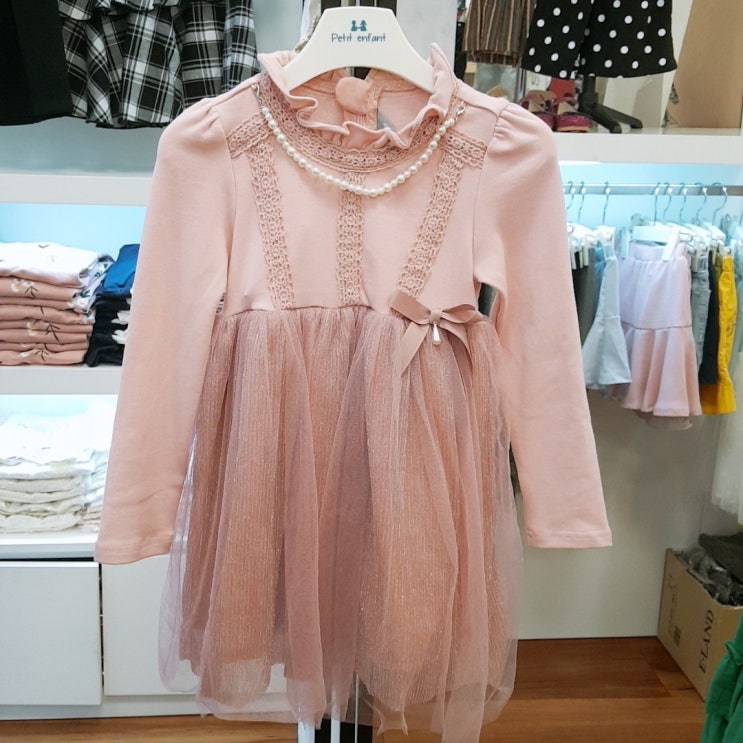 핵가성비 좋은 쁘띠앙팡 아리아원피스.울산점 추천해요 핵가성비 좋은 쁘띠앙팡 아리아원피스.울산점 추천해요