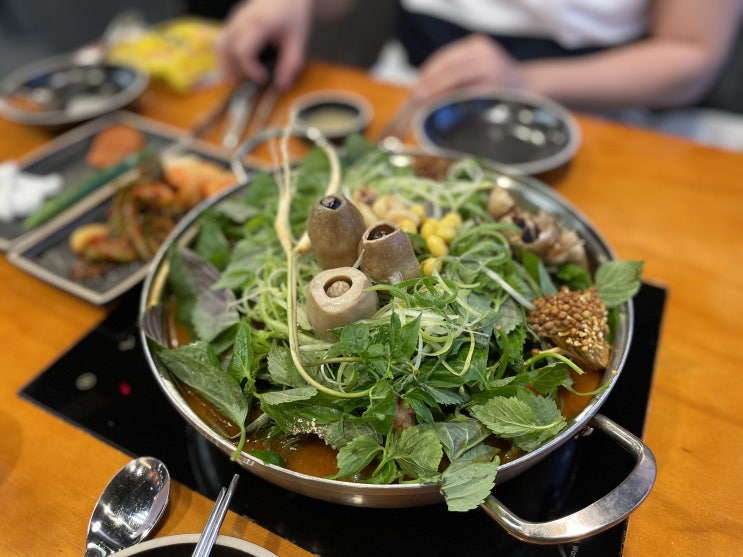  학동역 신사역 몸보신 감자탕 맛집 추천 <남다른감자탕> 을지병원사거리에 위치