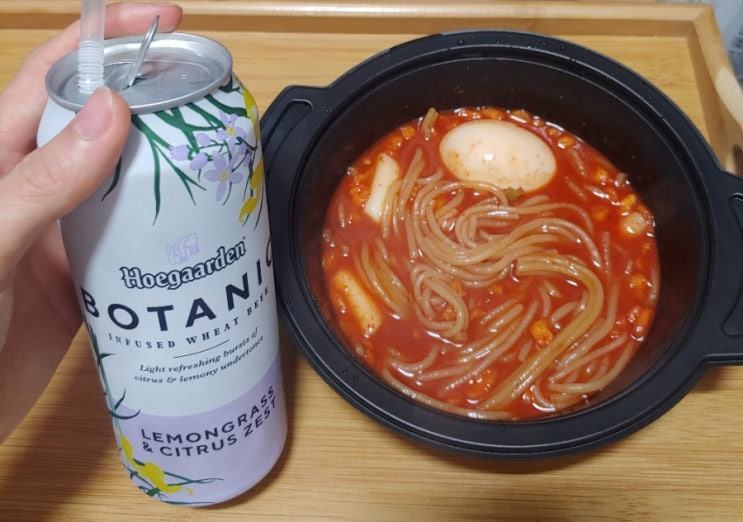  편의점떡볶이_창화당 계란쫄볶이/호가든 보타닉:)