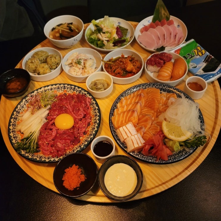  [강남역 맛집] 강남역 11번출구 육회 연어 참치 무한리필 '너무한육회연어'
