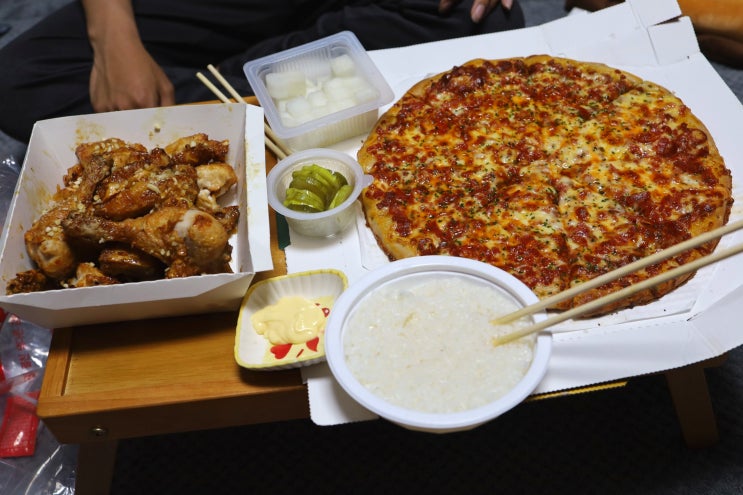  굽네치킨 신메뉴 갈릭마왕치킨 페퍼로니 피자 할인해요~