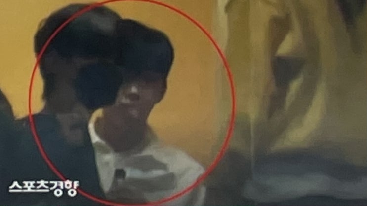 임영웅 실내 흡연 논란 금연 장소에서 흡연할 경우 국민건강증진법 제9조 위반 뽕숭아학당 촬영 중 담배 폈다고 함. 임영웅 실내 흡연 논란 금연 장소에서 흡연할 경우 국민건강증진법 제9조 위반 뽕숭아학당 촬영 중 담배 폈다고 함.